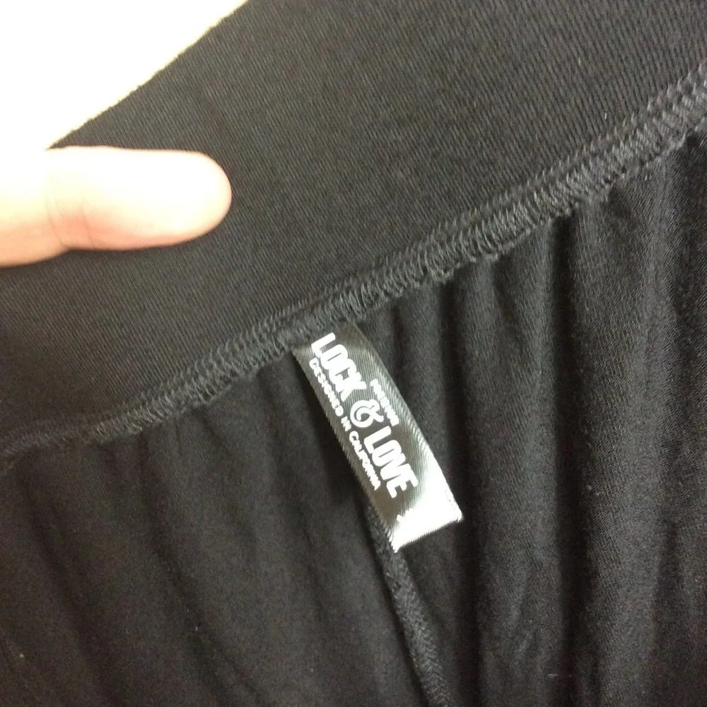NWOT Lock & Love high waist flare, floor length skirt. Black. XXL